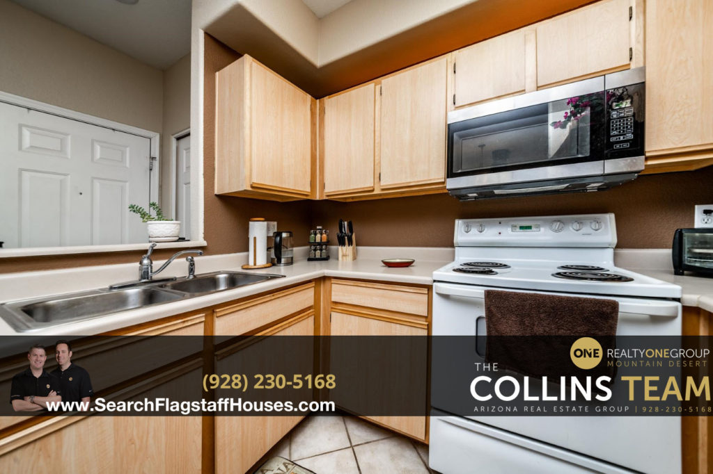 4343 Soliere Ave #1092 kitchen